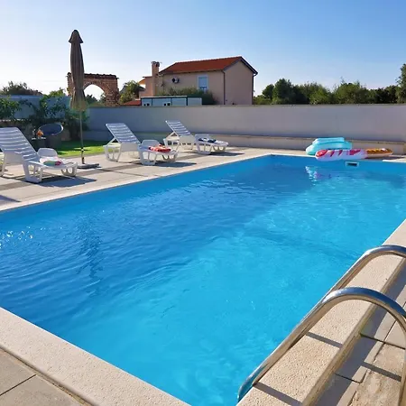 Tony With Private Pool * Sukosan